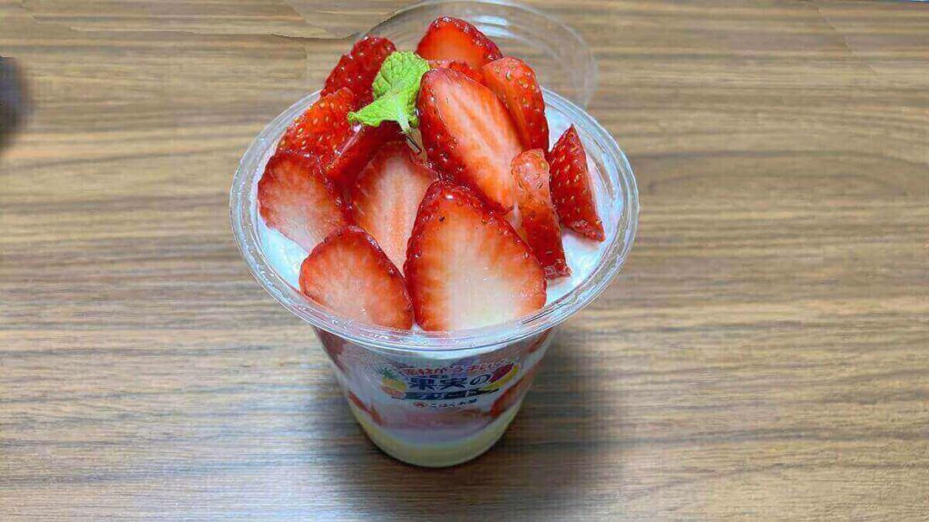 いちごパフェ