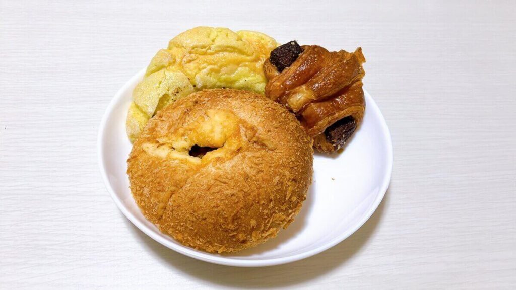カレーパンとメロンパンとチョコクロ